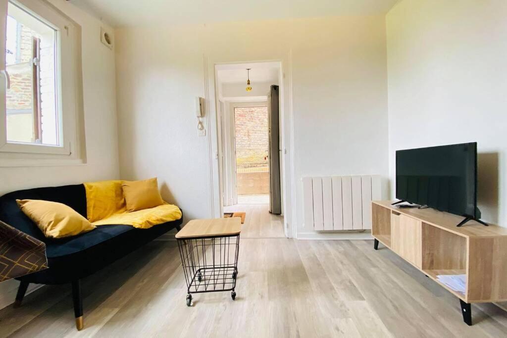 Appartement Cosy Avec Jardin Chaleureux Laon Exteriör bild