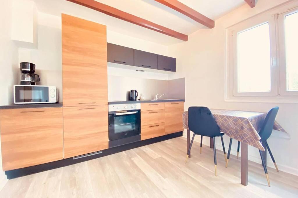 Appartement Cosy Avec Jardin Chaleureux Laon Exteriör bild